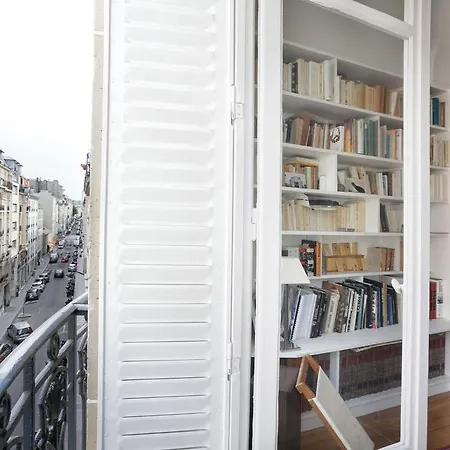 Rue Des Moins *